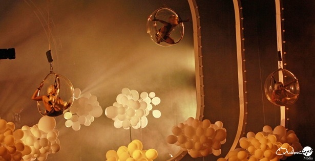 Cirque-du-Soleil-Tout-ecartille-b